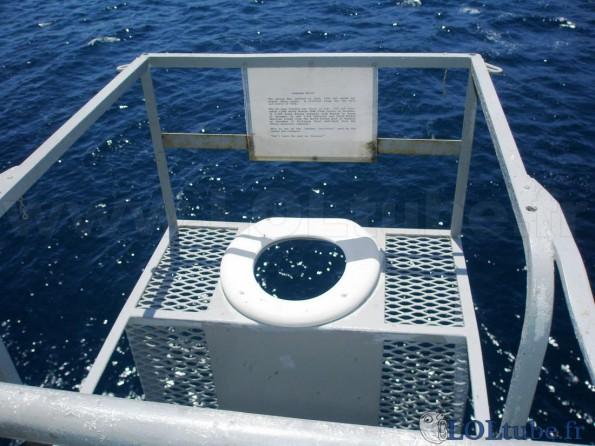 les-toilettes-du-bateau.jpg