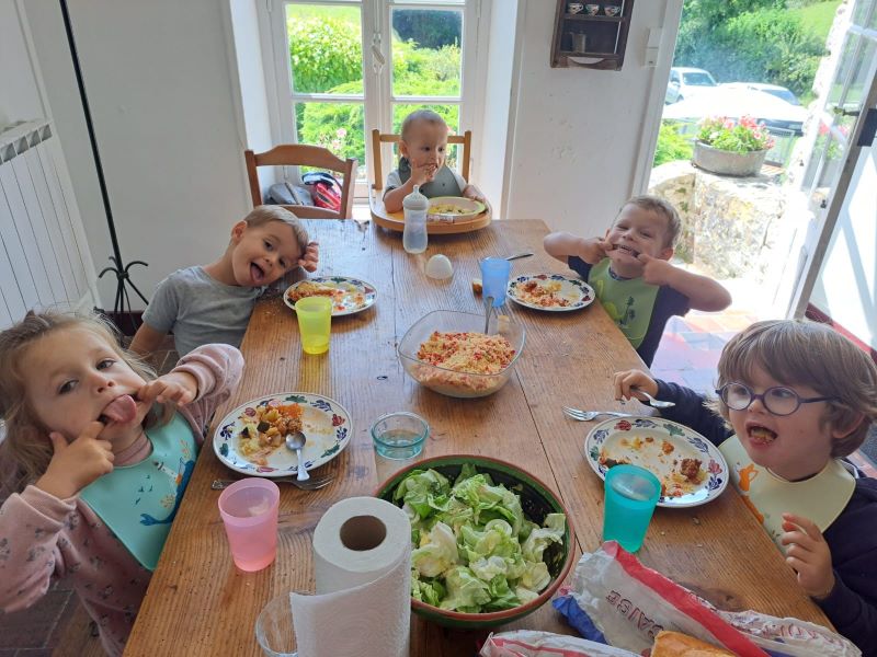 à table....jpg